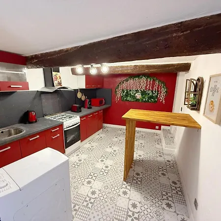 Le Petit Provencal A * Sisteron